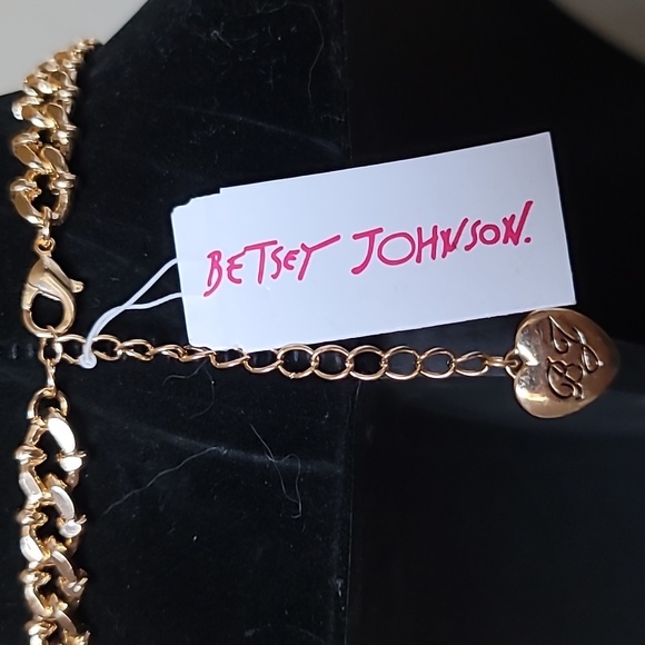New! BETSEY JOHNSON Strawberry Fields Collection Statement Necklace. - Picture 8 of 8